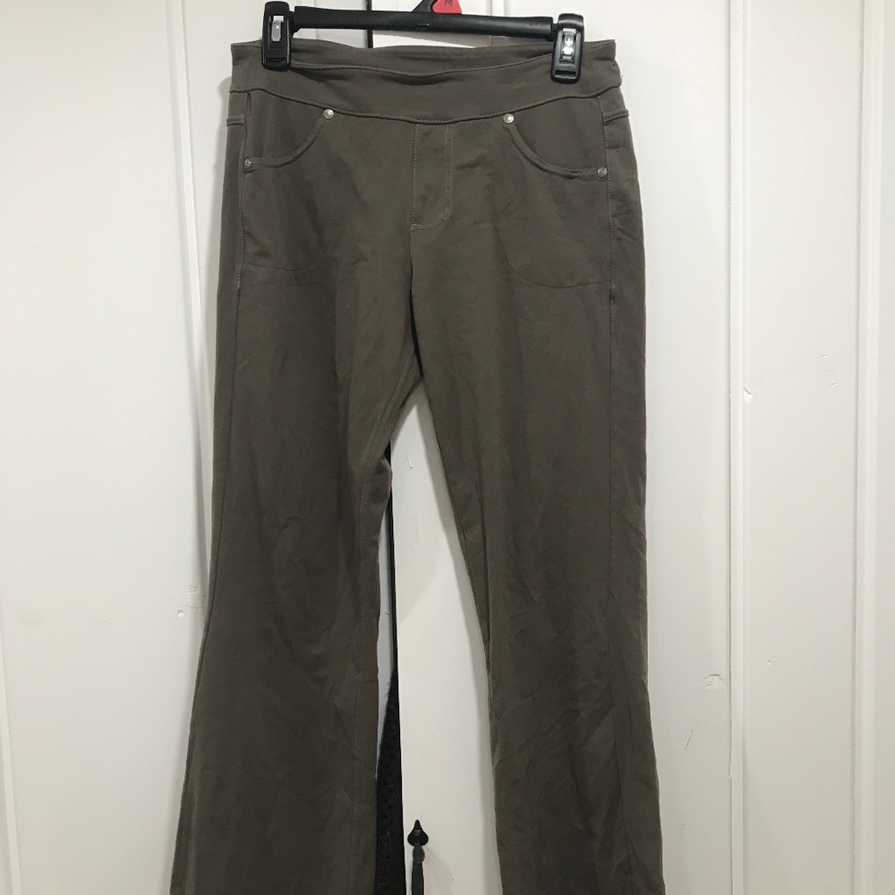 Athleta pull on pant